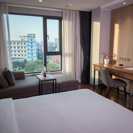 יאנגון Prince Hotel מראה חיצוני תמונה