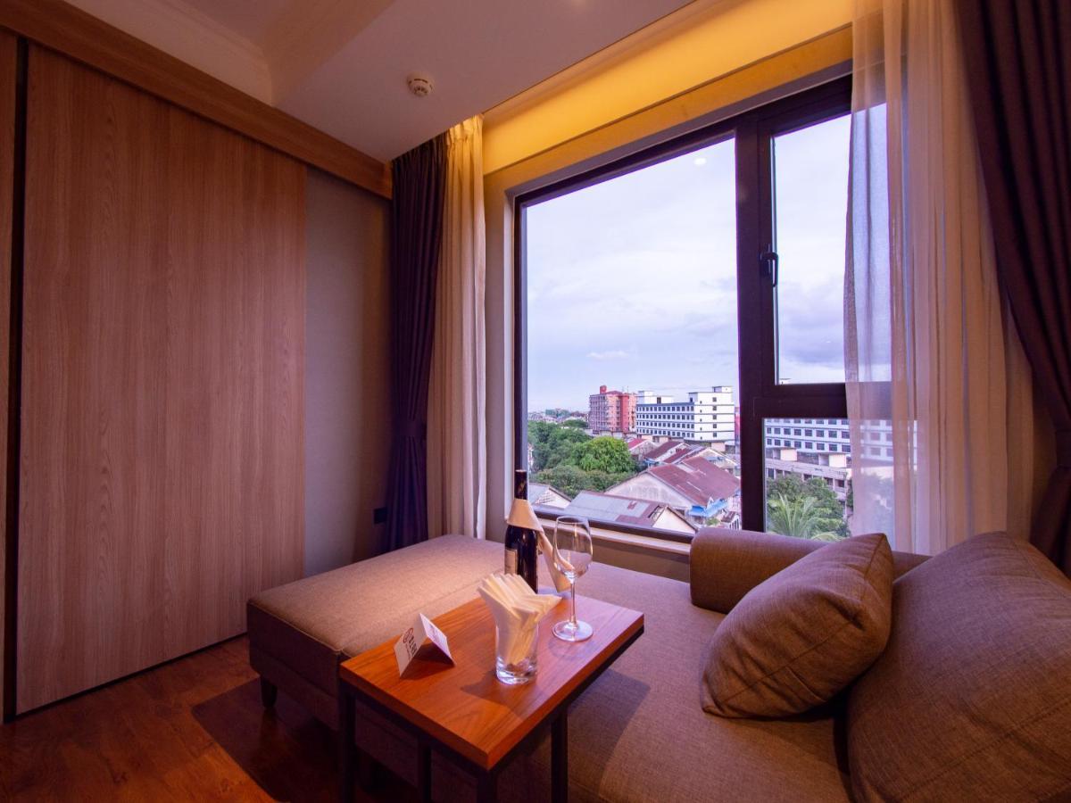 יאנגון Prince Hotel מראה חיצוני תמונה