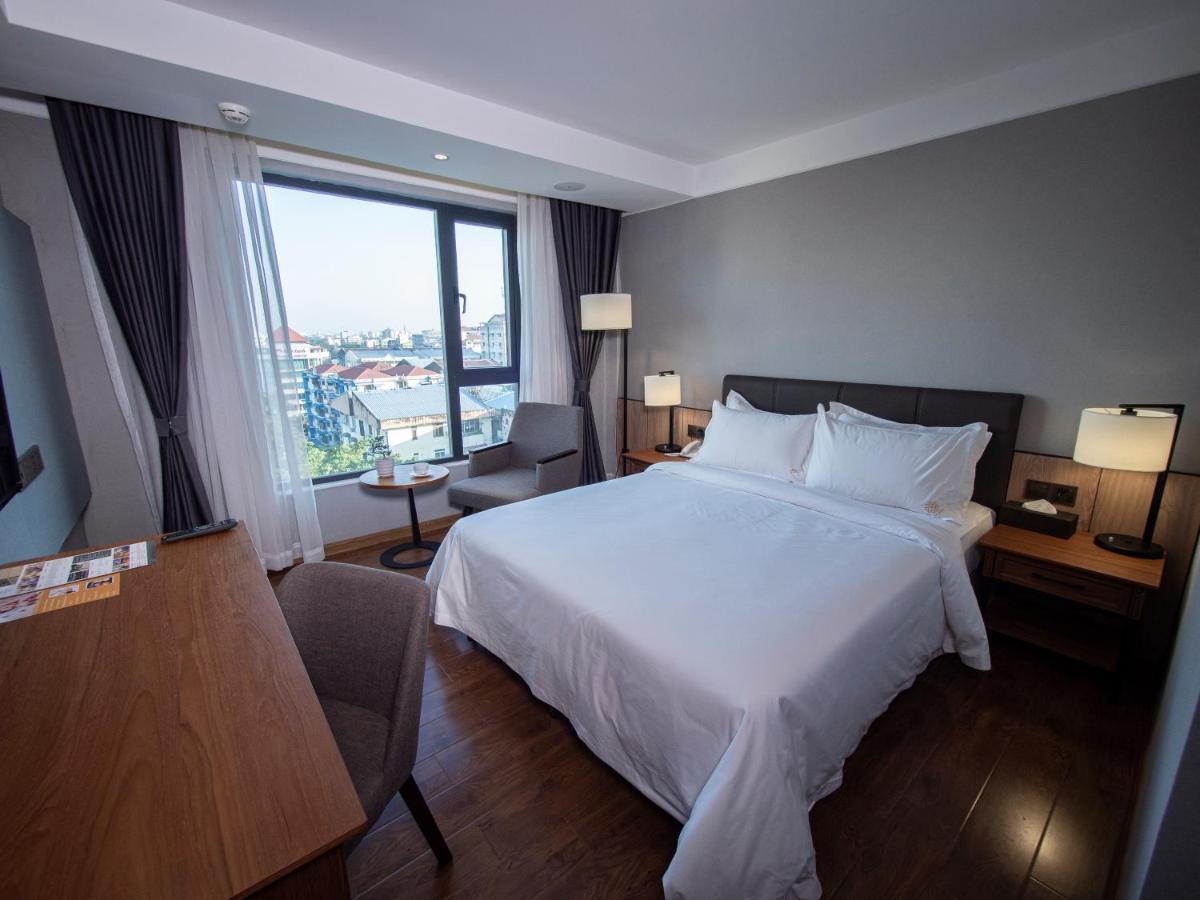 יאנגון Prince Hotel מראה חיצוני תמונה