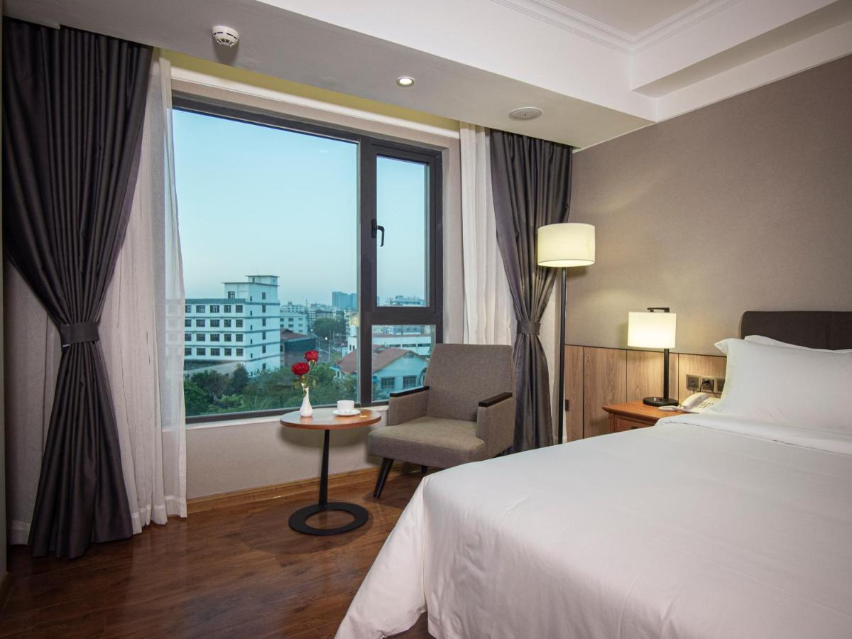 יאנגון Prince Hotel מראה חיצוני תמונה