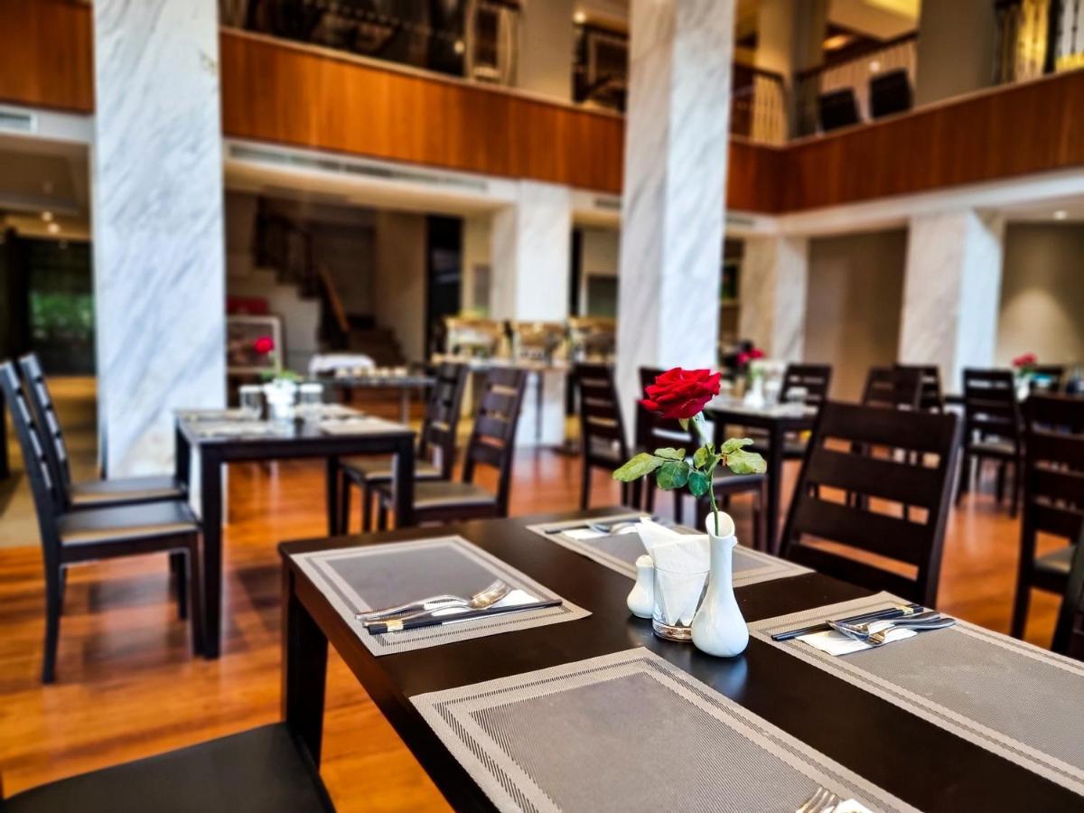 יאנגון Prince Hotel מראה חיצוני תמונה