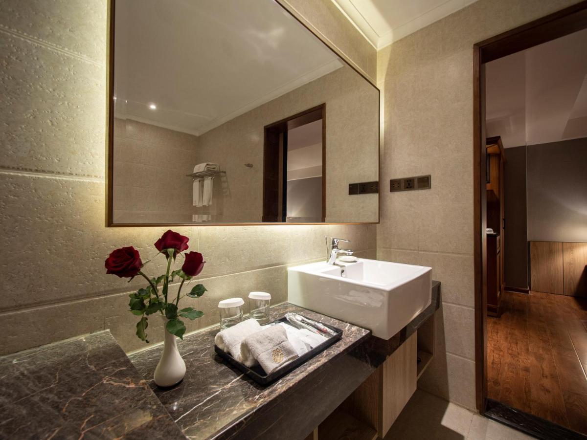 יאנגון Prince Hotel מראה חיצוני תמונה